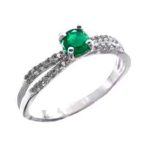 ANILLO EN ORO BLANCO DE 18K CON ESMERALDA Y DIAMANTES