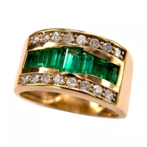 ANILLO EN ORO DE 18K CON ESMERALDAS Y DIAMANTES