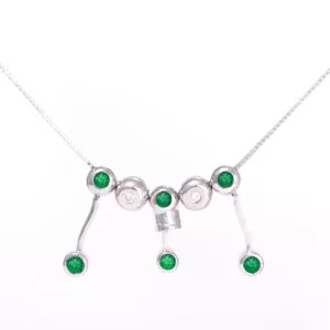 EMERALD NECKLACE IN 18K WHITE GOLD