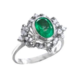 ANILLO EN ORO BLANCO DE 18K CON ESMERALDA Y DIAMANTES